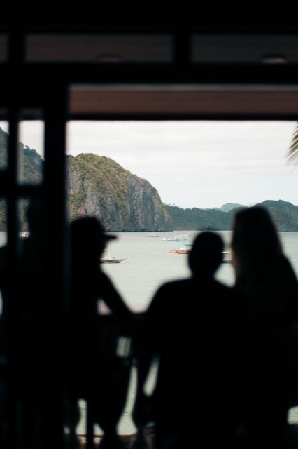 Diners overlooking Bacuit Bay