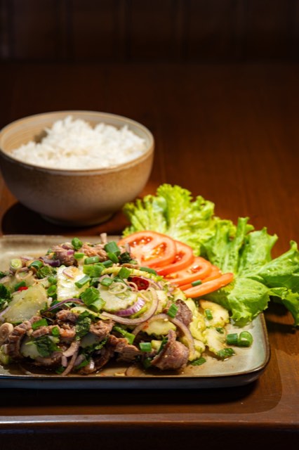 Grilled beef salad